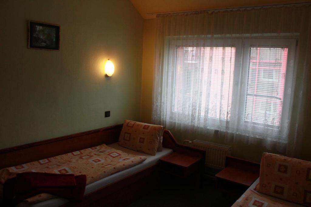 Garni Hotel Anne-Mary Пьештяни Экстерьер фото