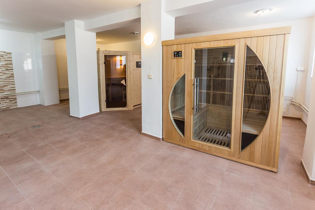 Garni Hotel Anne-Mary Пьештяни Экстерьер фото